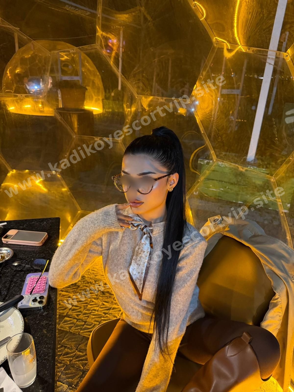 Neva — Şişli escort
